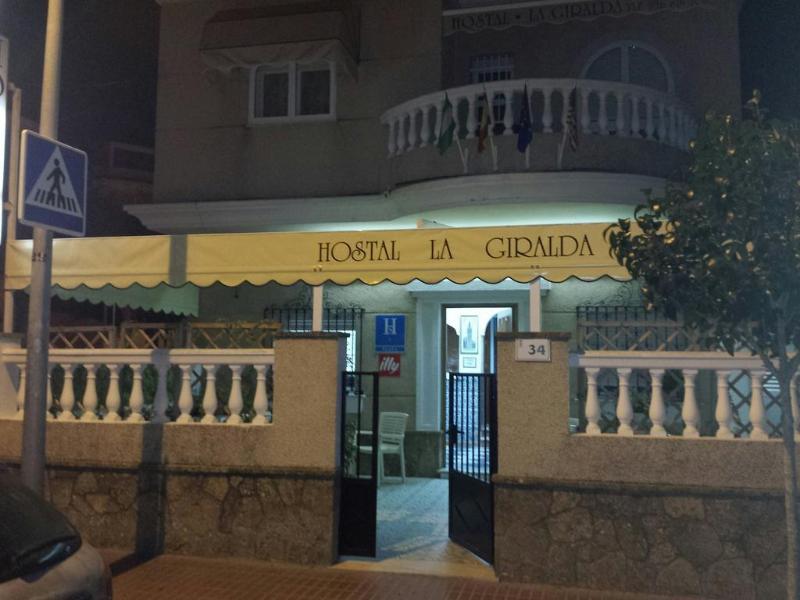 Hostal Restaurante La Giralda Rota Exteriör bild